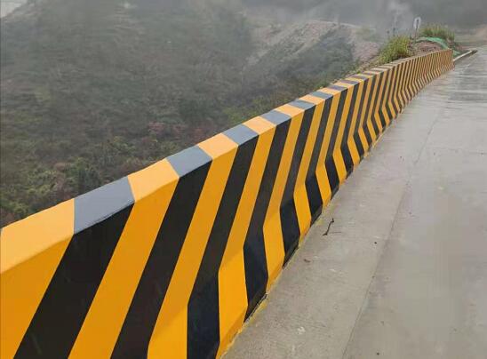 光山五岳水庫橋面反光漆